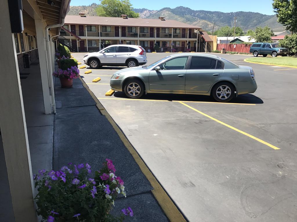 Klamath Motor Lodge Уайрика Экстерьер фото