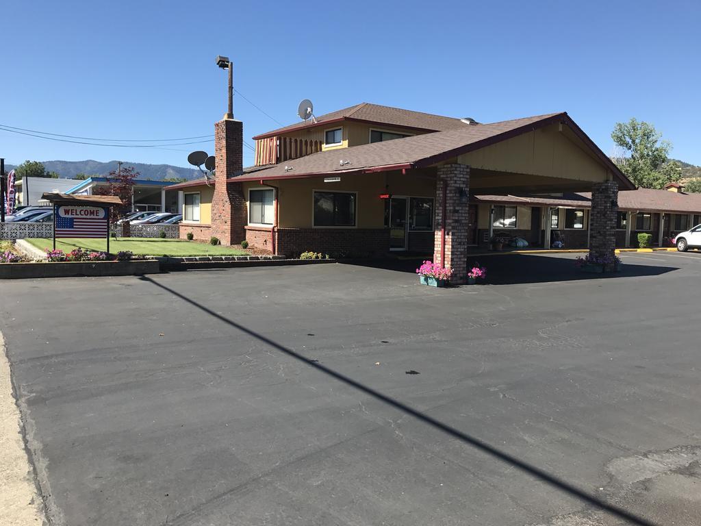 Klamath Motor Lodge Уайрика Экстерьер фото