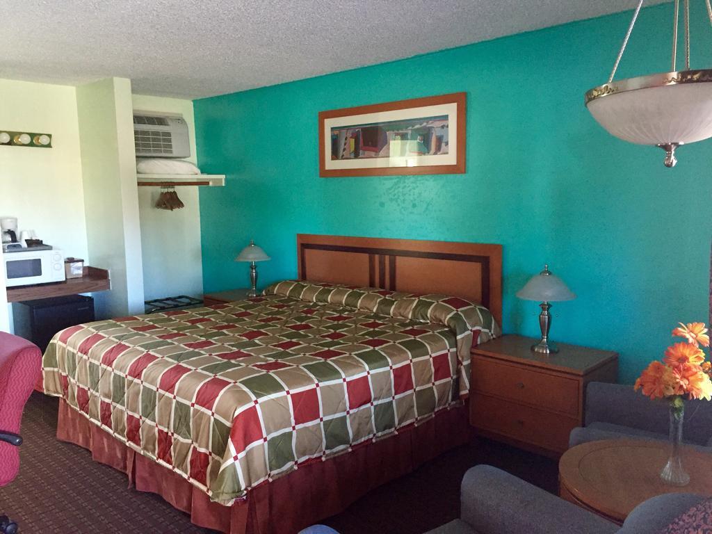 Klamath Motor Lodge Уайрика Экстерьер фото