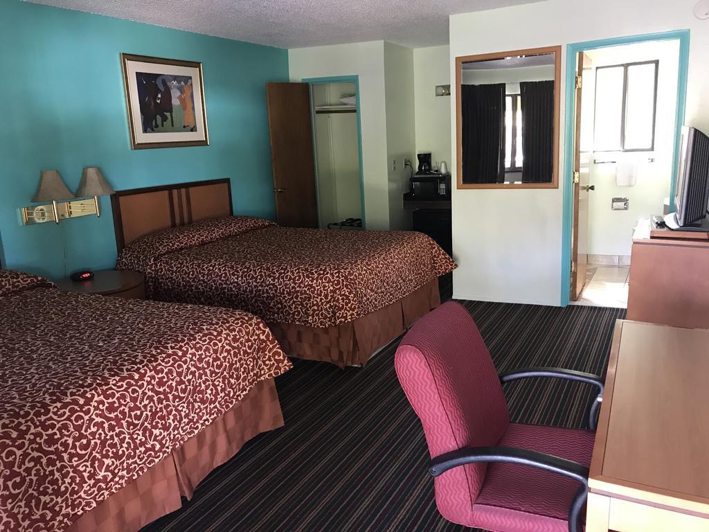 Klamath Motor Lodge Уайрика Экстерьер фото