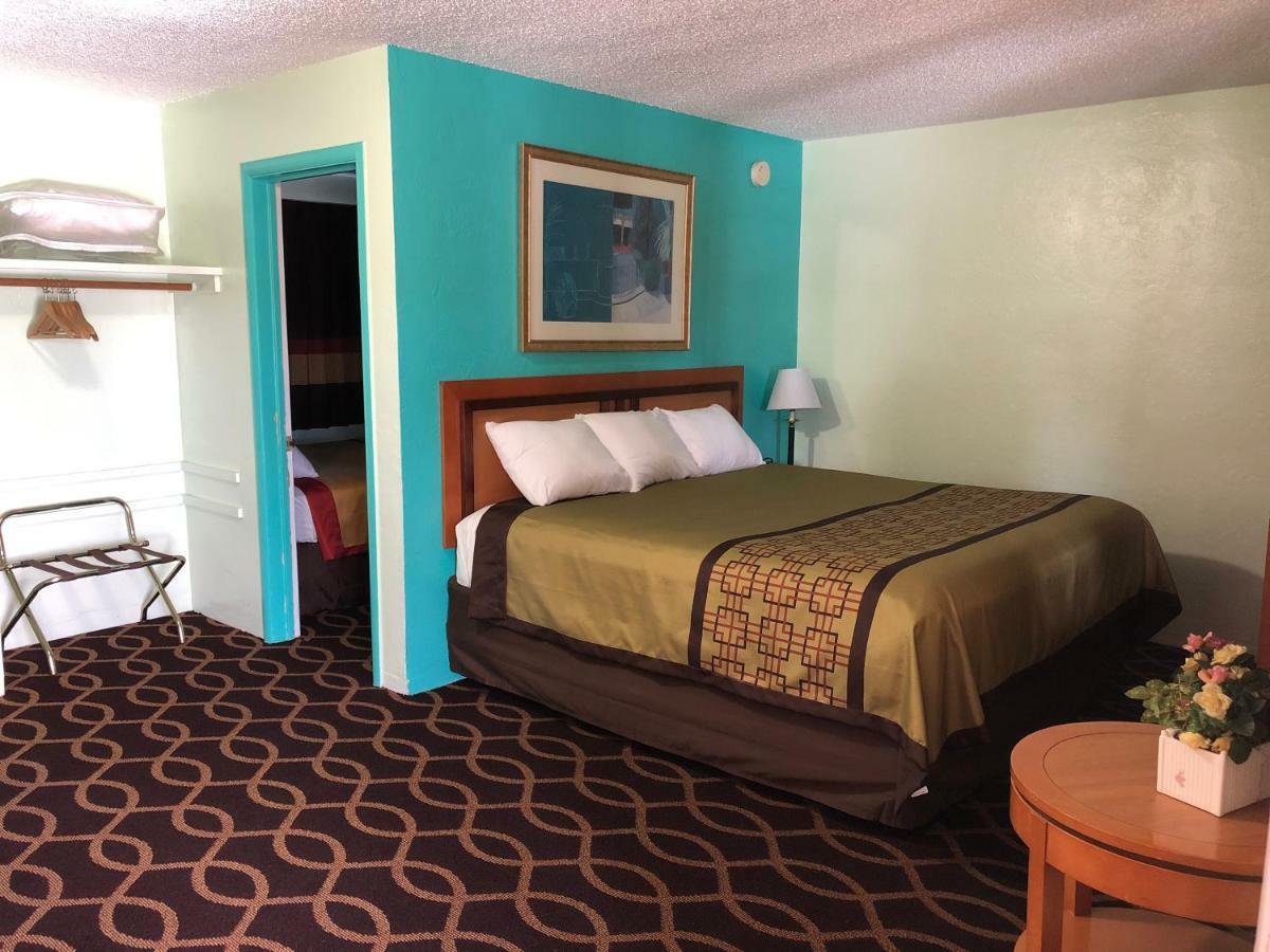 Klamath Motor Lodge Уайрика Экстерьер фото